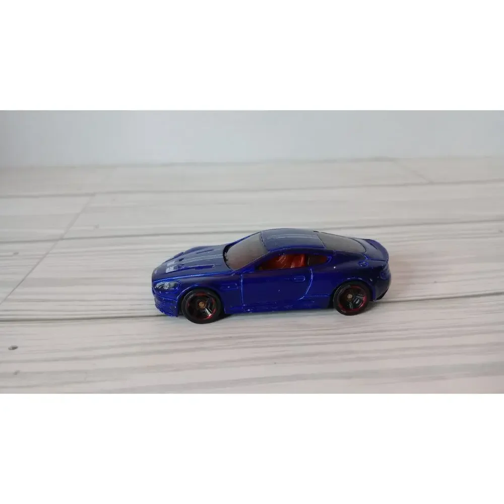 2018 Hot Wheels Loose 5 Pack Exclusive Blue Aston Martin Single Car